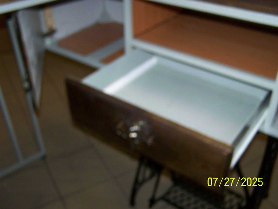 Lada narożna do sklepu, baru  lub innego lokalu ( biurko narożne)