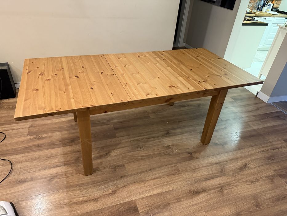 Drewniany rozkladany stół