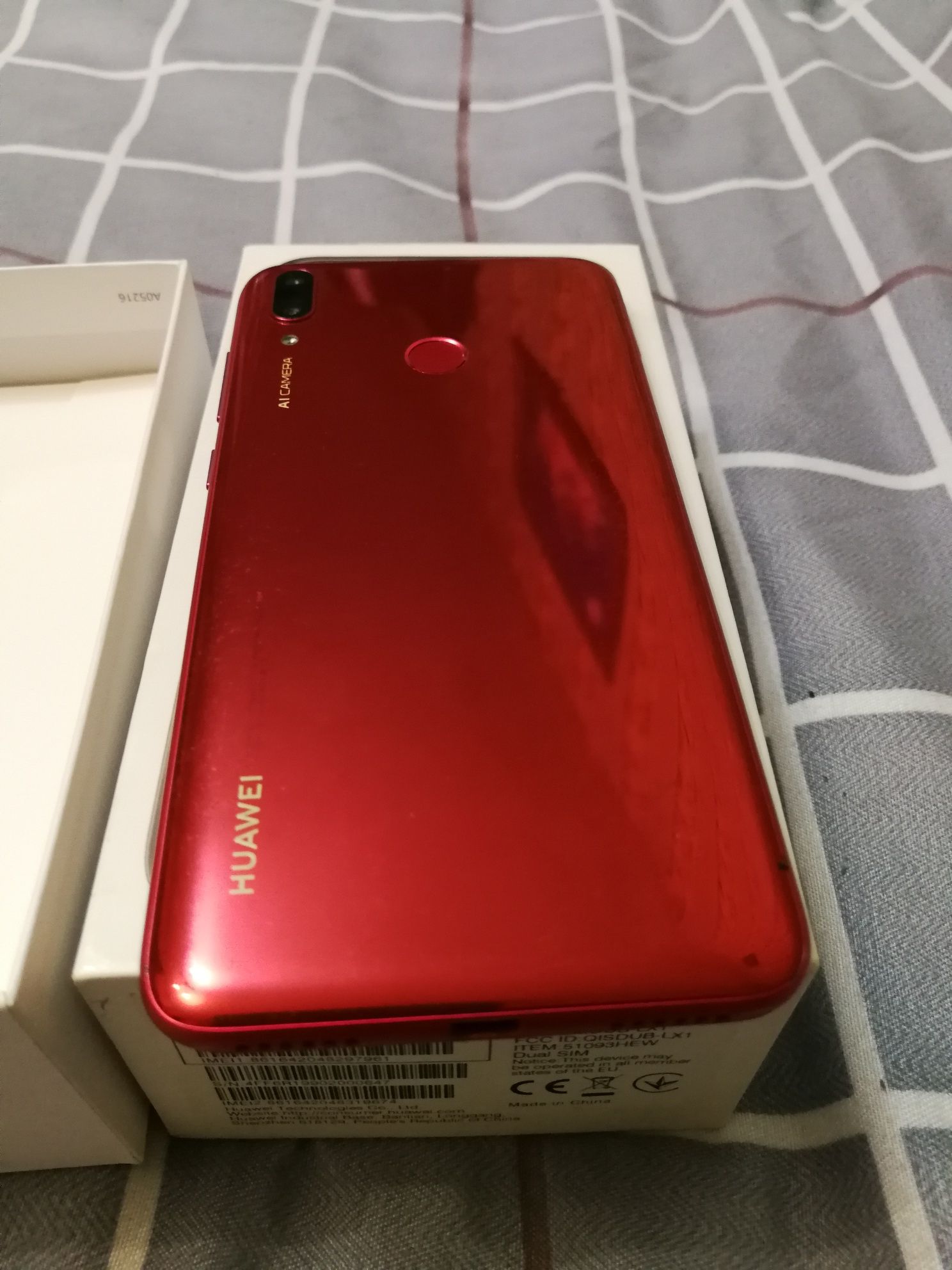Продам смартфон Huawei Y7 2019