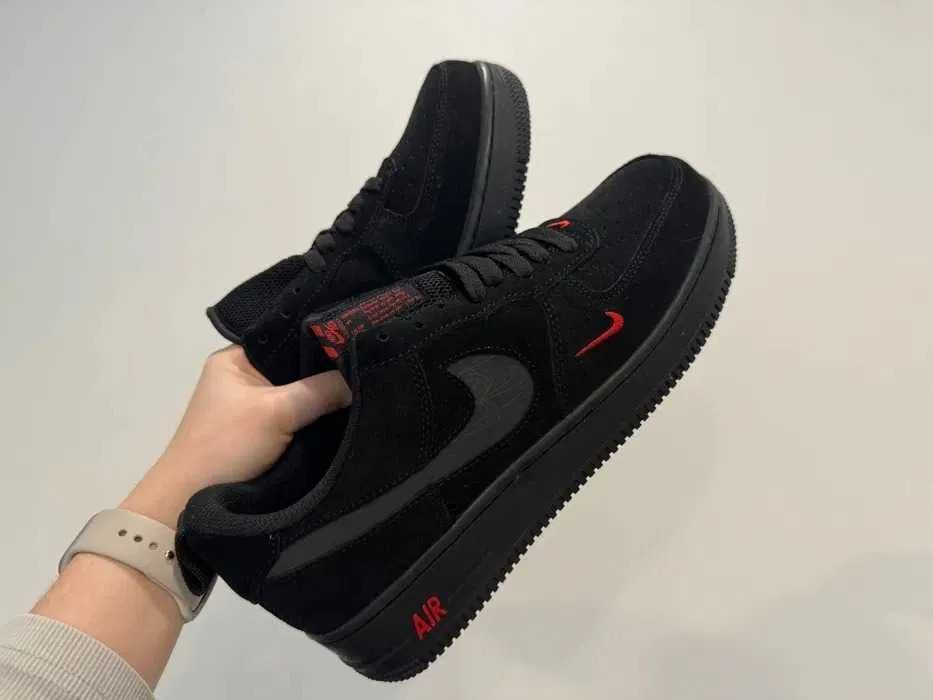 Nike Air Force 1 '07 LV8 "Black & Light Crimson" r. 43