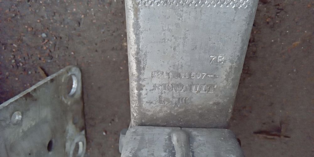 Усилитель Підсилювач Бампера Рено Сценік 2 Renault Scenic 2 Megane 2