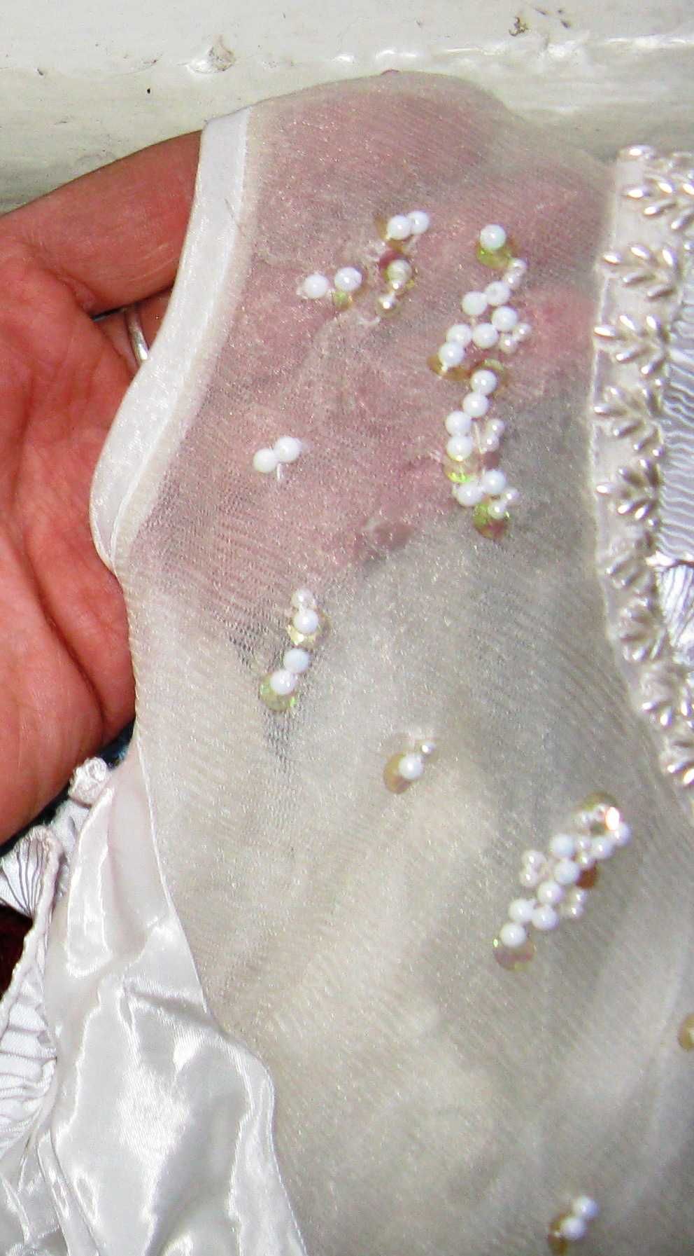 Свадебное платье с длинным шлейфом размер S