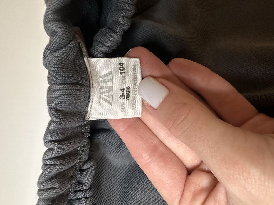 Костюм Zara 104 розміру