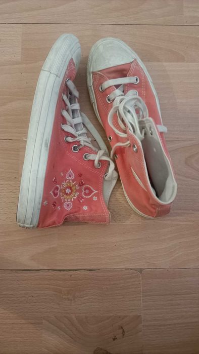 Converse buty z haftem różowa 40