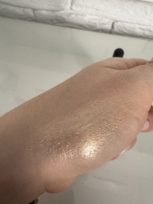 рідкий хайлайтер kiko milano magical holiday highlighting drops 02