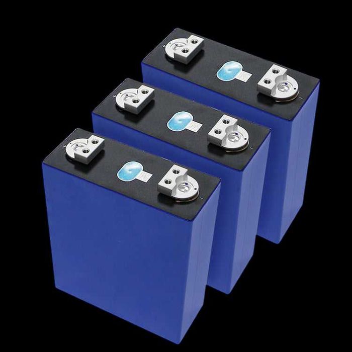 Призматична комірка LiFePo4 3.2V 314Ah, EVE LF314K