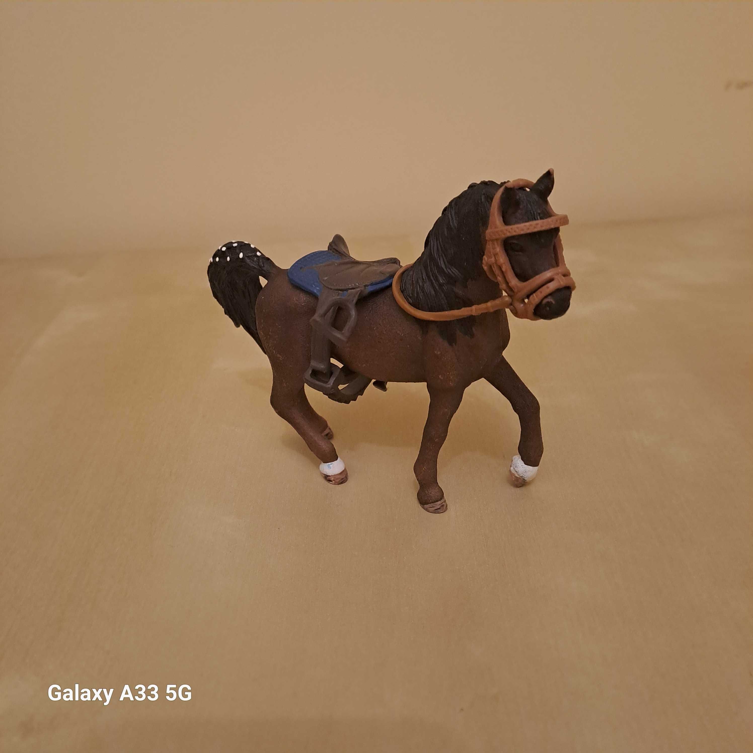 Schleich Koń z siodłem