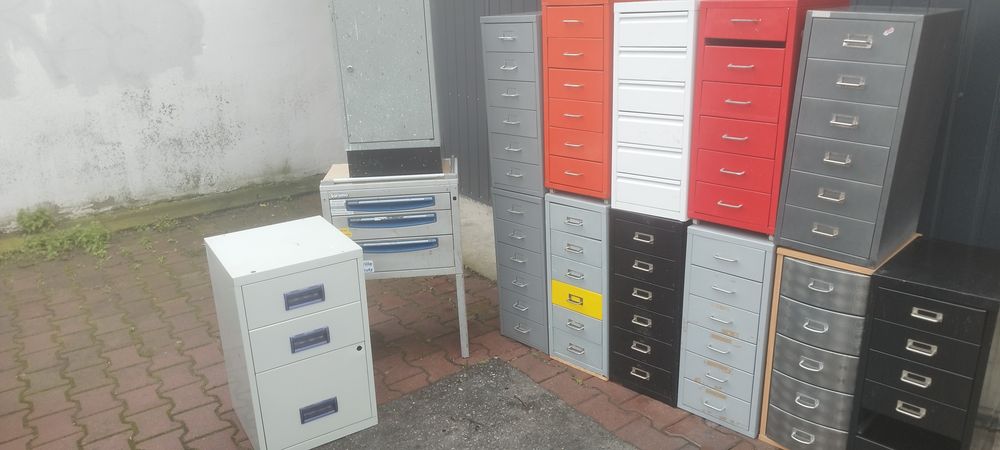 Szafka metalowa solidna konstrukcja