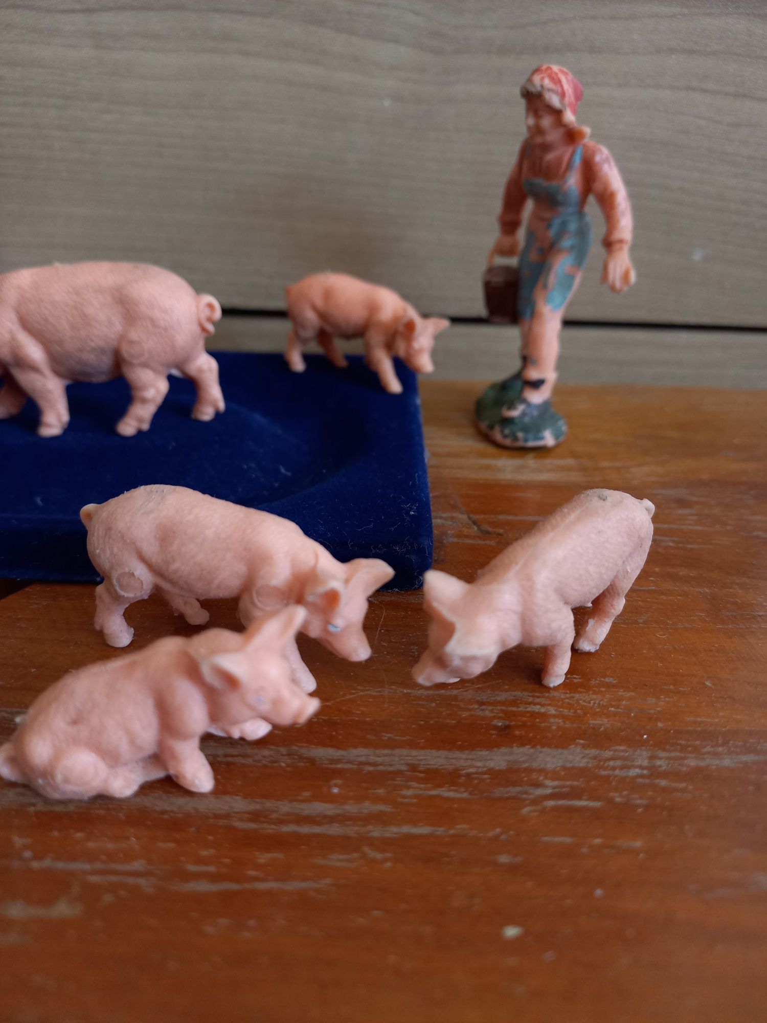 Figurki stare na makietę trzoda świnie zwierzęta gospodarskie