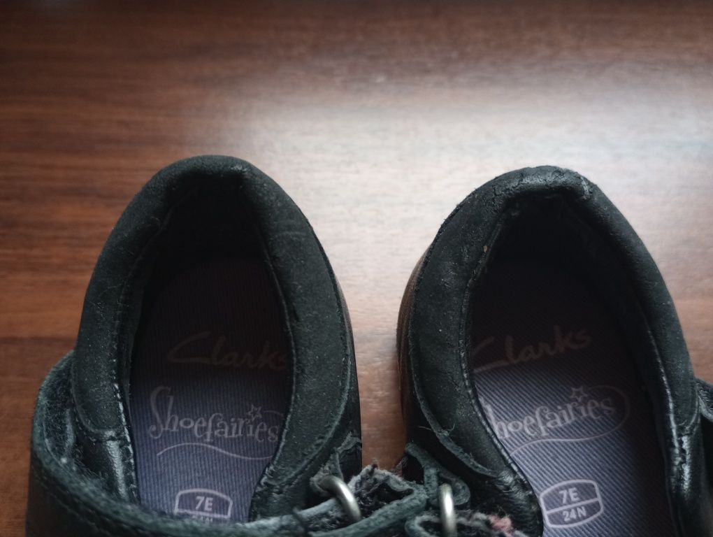 Baleriny na rzepy Clarks r. 24