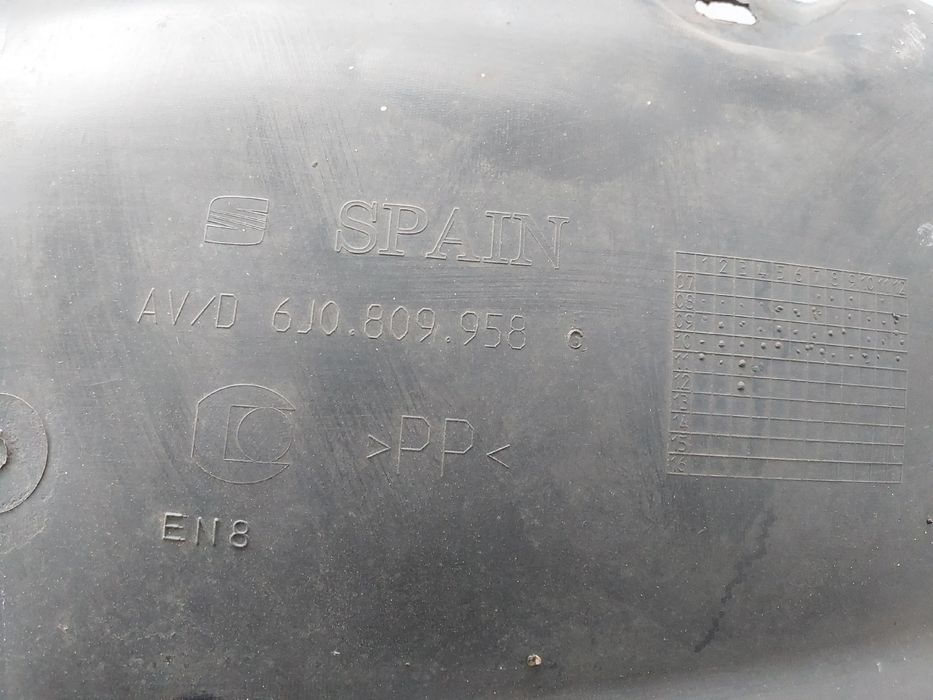 Cava roda frente direita SEAT Ibiza IV ST (6J8, 6P8)