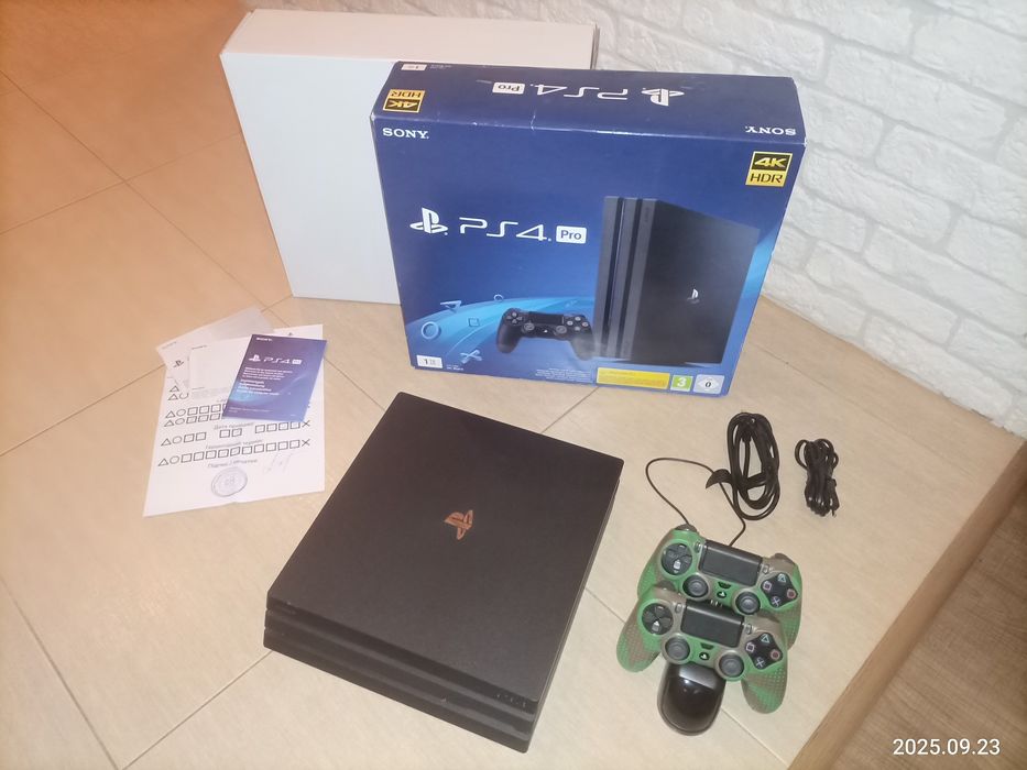 Play Station 4 Pro CUH-72168 1 Tb