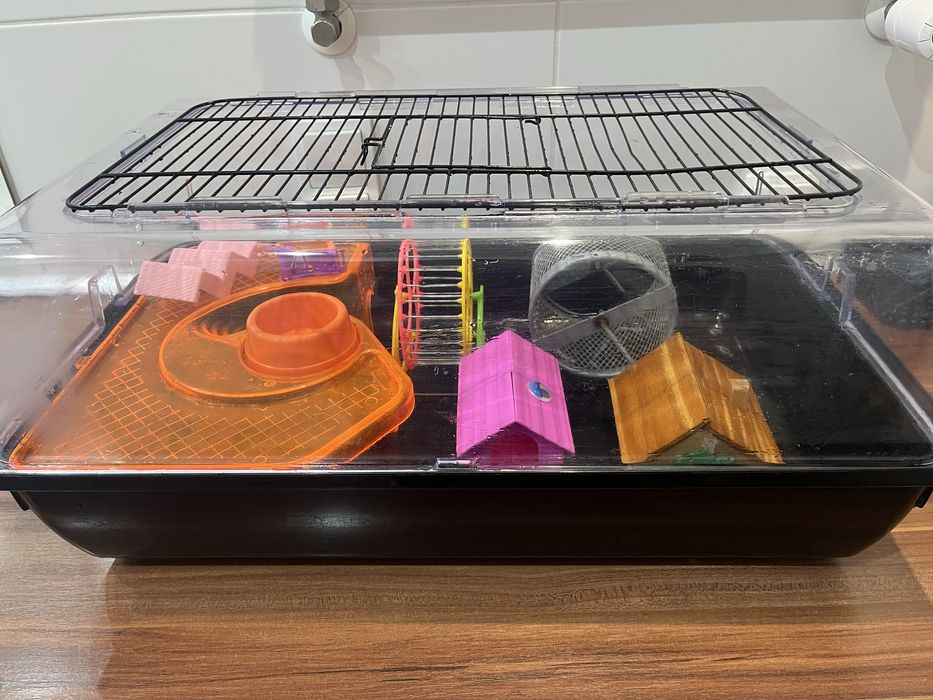 Dom dla gryzonia z akcesoriami