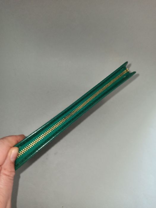 Stary piórnik z wyposażeniem PRL vintage retro kredki gumka długopisy