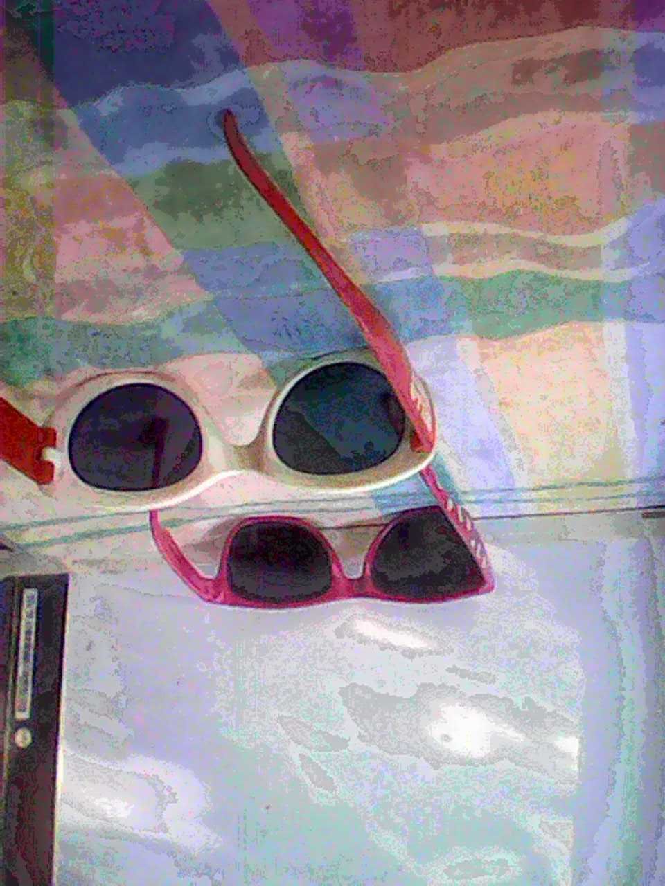 Hello Kitty. Новые солнцезащитные очки.