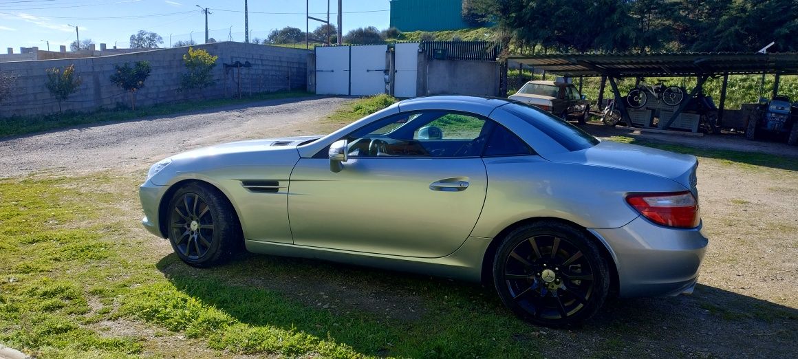 Automóveis. Mercedes-Be
