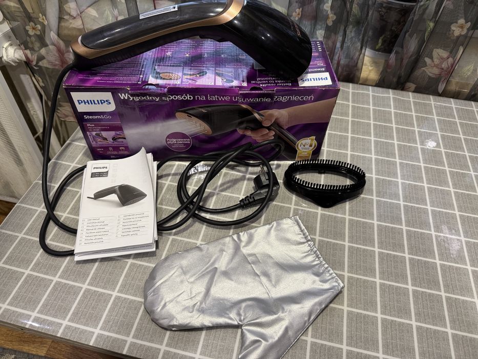 Відпарювач праска Philips Steam&Go