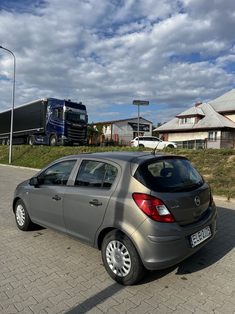 Opel Corsa D polski salon