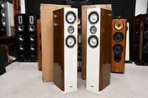Białe kolumny Głośnikowe podłogowe stereo Magnat Quantum 1005