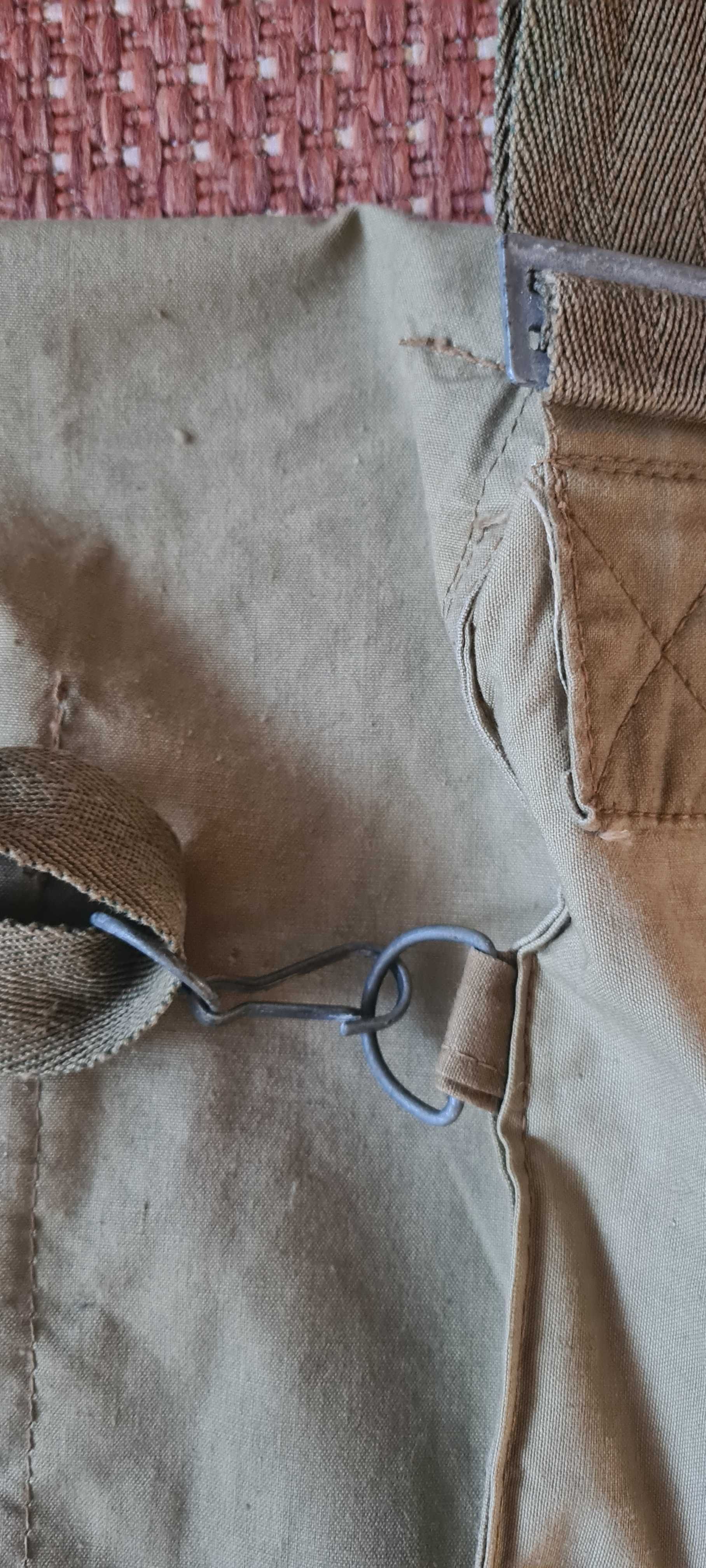 Zasobnik do maski p. gaz. LWP- lata 70, nowy, trochę pobrudzony