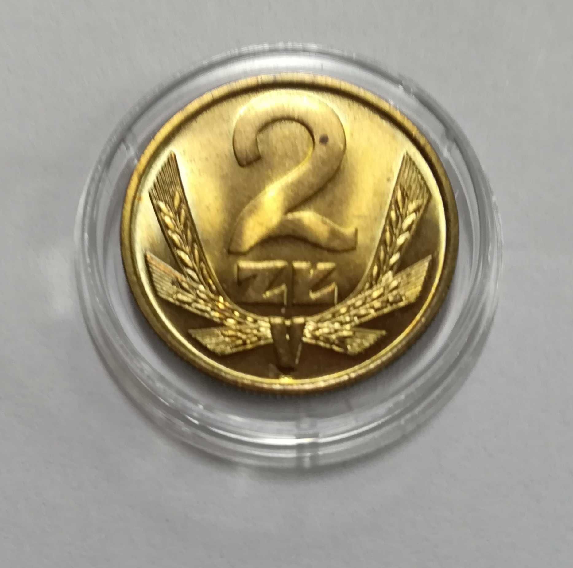 Moneta 2 zł z 1976 r, mosiądz, stan menniczy. B. ładna.