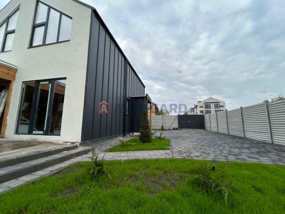 Продам современный дом. Новоалександровка