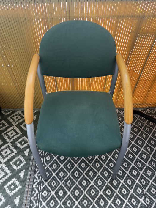 Dwa krzesla konferencyjne/biurowe