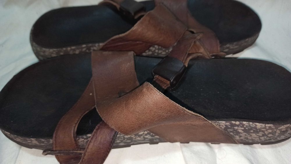 тапочки Шлепанцы Nike кожаные с регулируемой пряжкой