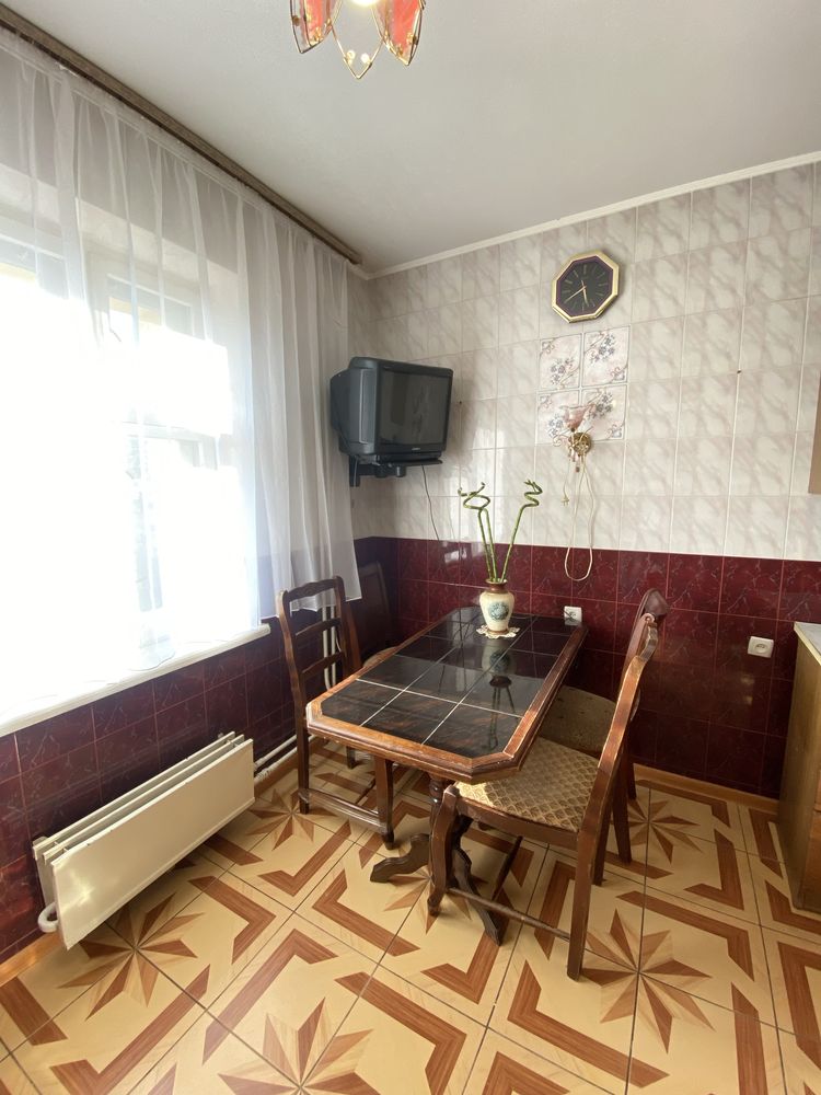 Оренда 3к кввртири 90м2 Воскресенський проспект 13/2 Перова