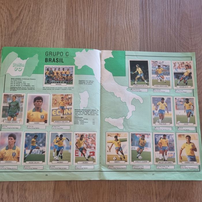 Caderneta Panini Futebol Italia 90 completa