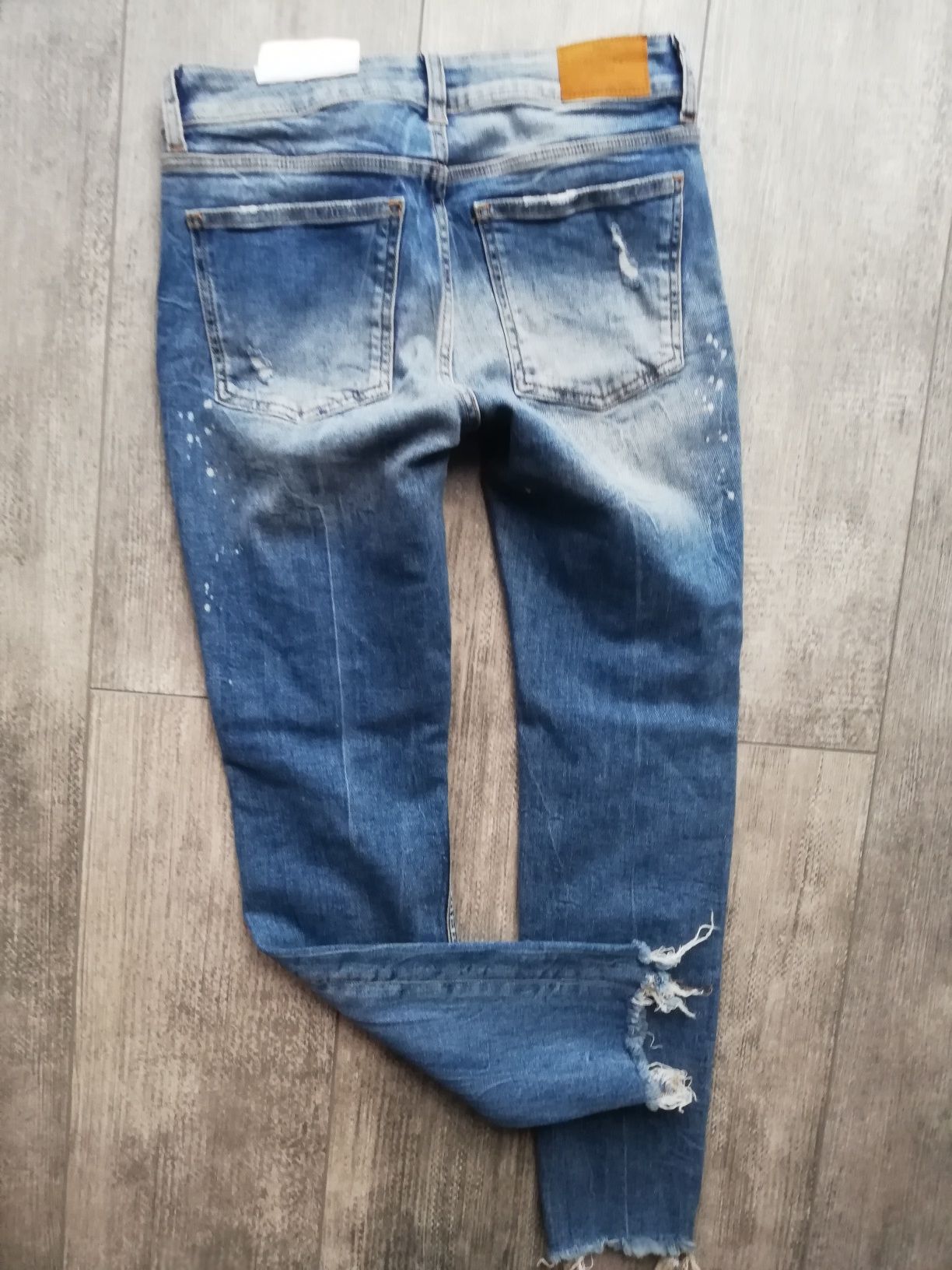 Nowe jeansy Bershka M