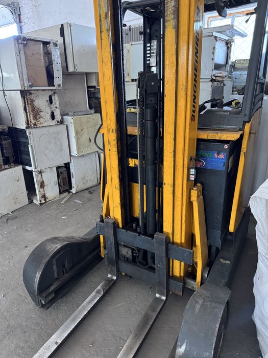 Навантажувач Штабелер-Річтрак Junghenrich