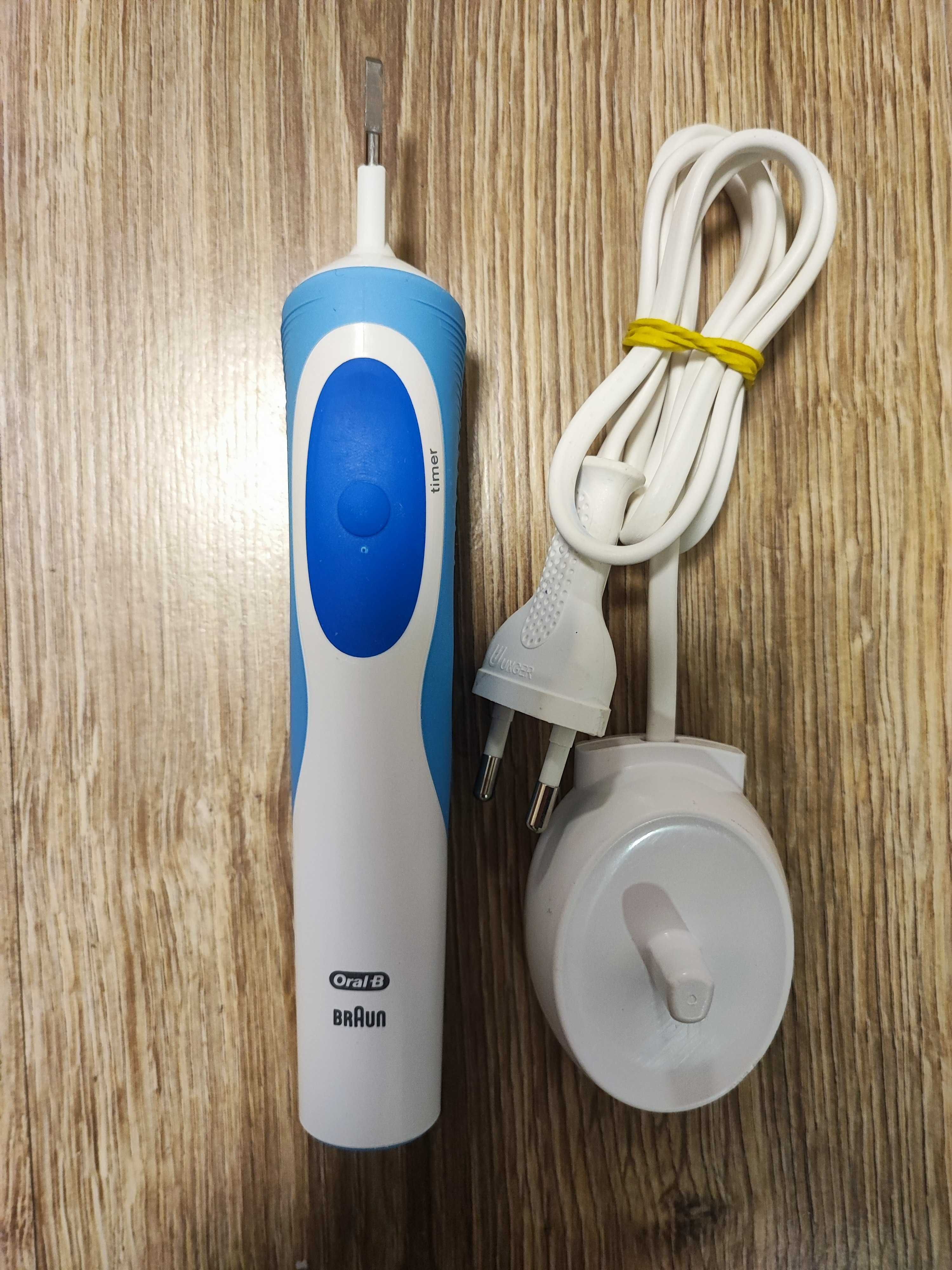 Электрическая зубная щетка Oral-B Braun Vitalityсостояние новойнасадки