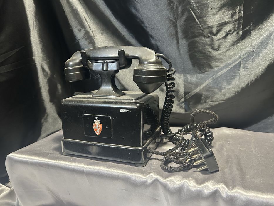 Stary Telefon na Korbkę – Antyk, Bez Cyferblatu