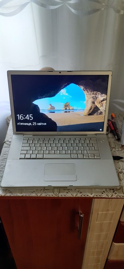 Продам Макбук 15,4"