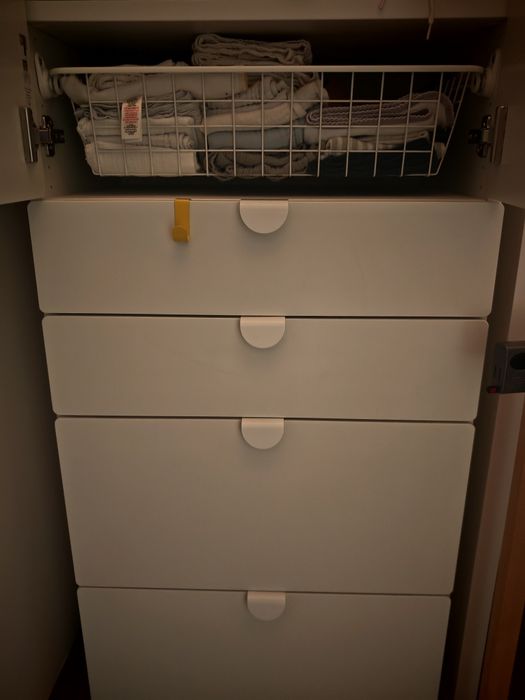 Roupeiro criança com cesto