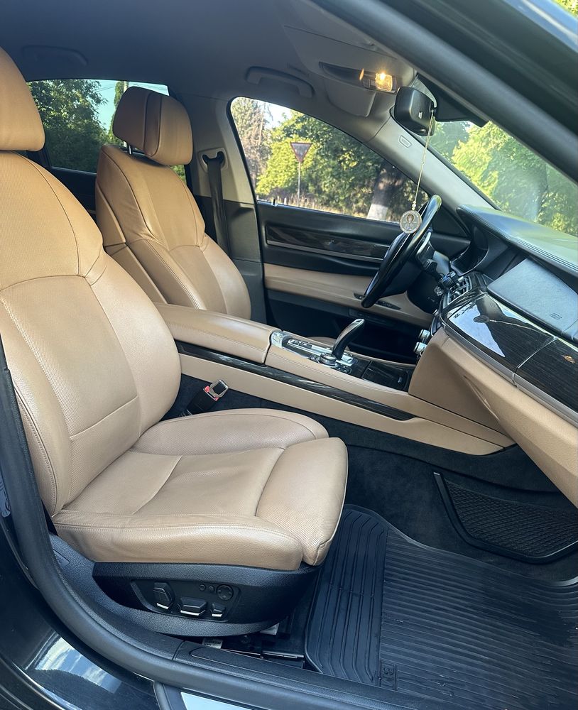BMW 7  дизель. 740xDrive повний привід