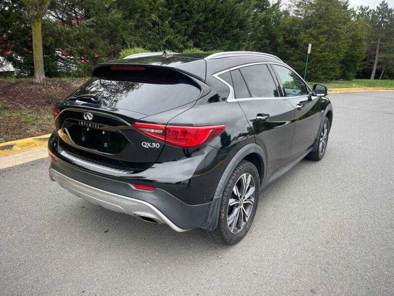 2017 Infiniti QX30