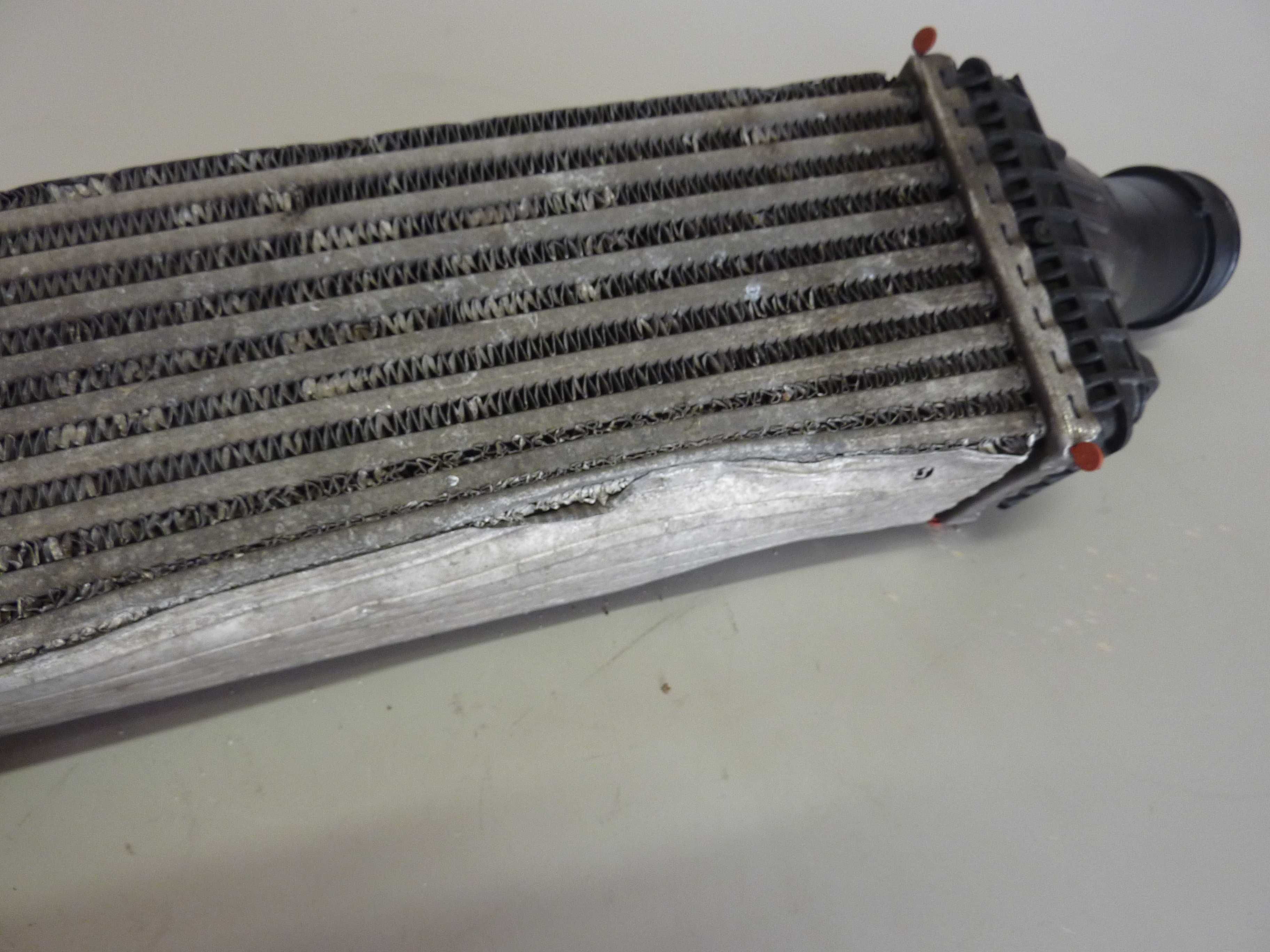 AUDI A4 B8 A5 8T 2,7 3,0 TDI intercooler chłodnica powietr 8K0.145805E