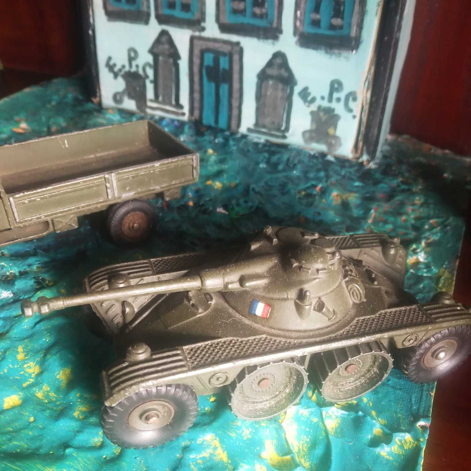 Diorama Berliet, Unimog e EBR Panhard - Dinky Toys