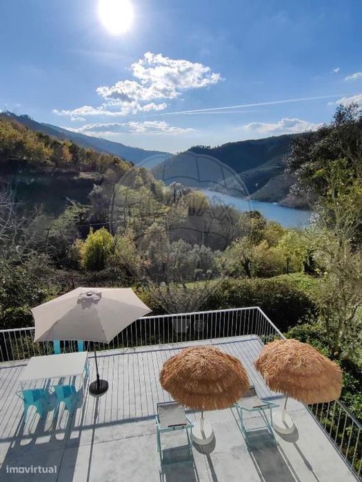 Moradia T3 em Ruivães, a funcionar com Alojamento Local!