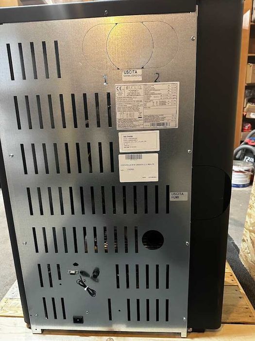 Piecyk na pellet Nella 9 kW z dystrybucją DGP + pilot