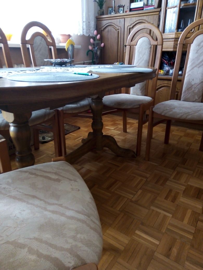 Sprzedam stół dębowy i 6 krzeseł
