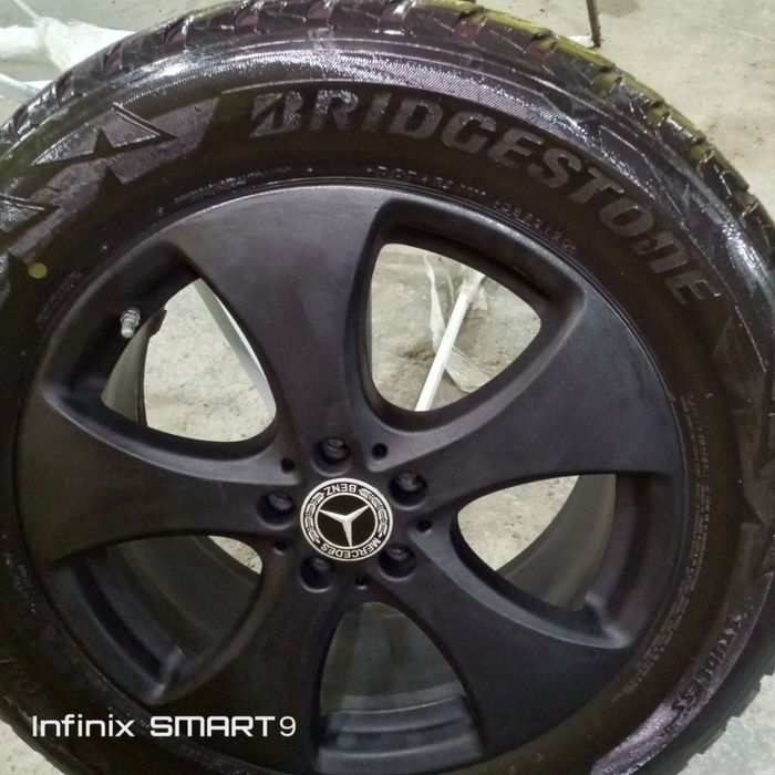 Зимова гума на дисках R19 275/55