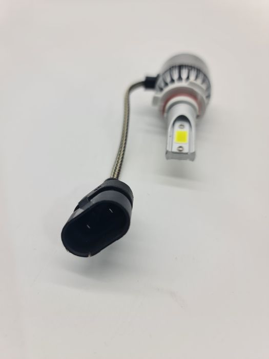 Lâmpada LED para carro C6 HB4