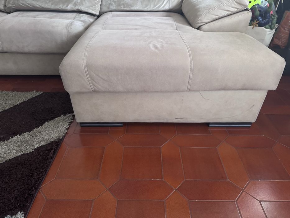 Sofá com chaise long