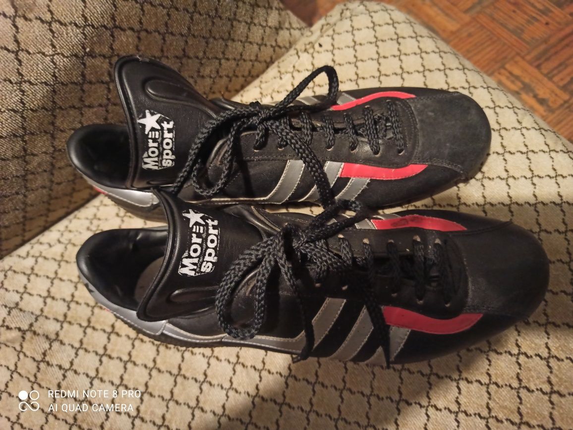 Chuteiras de futebol tamanho 44