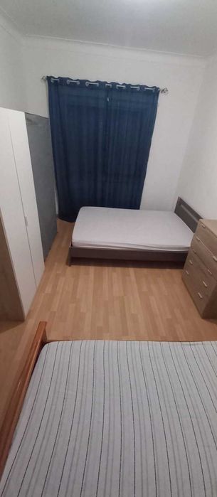 Quarto compartilhado para arrendar