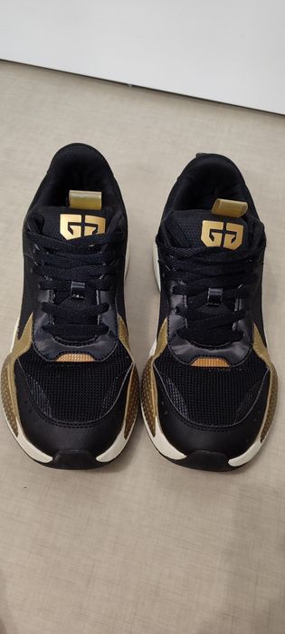 Кроссовки PUMA  р. 43 стан нових