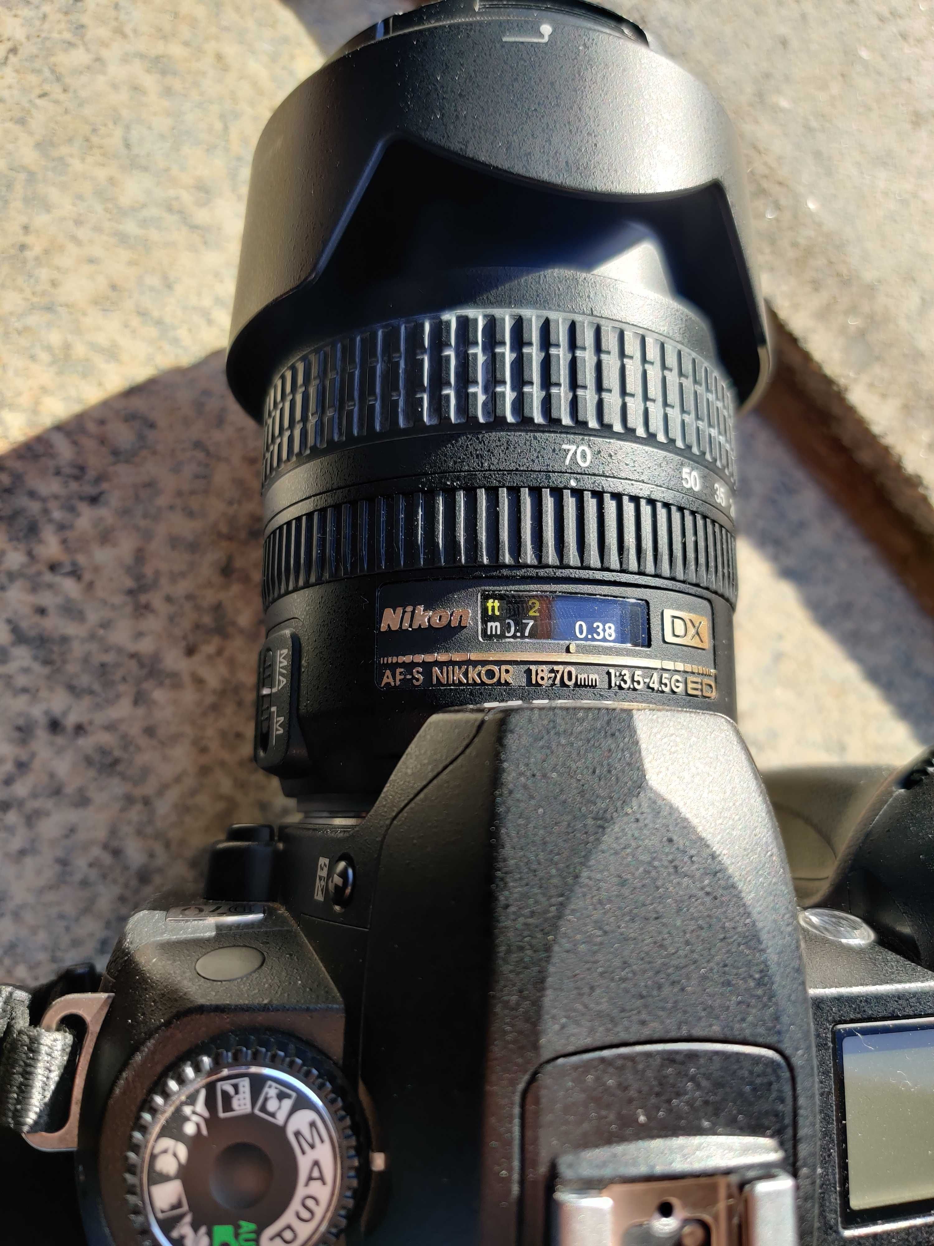 Nikon D70 AF-S DX e lente 18-70mm